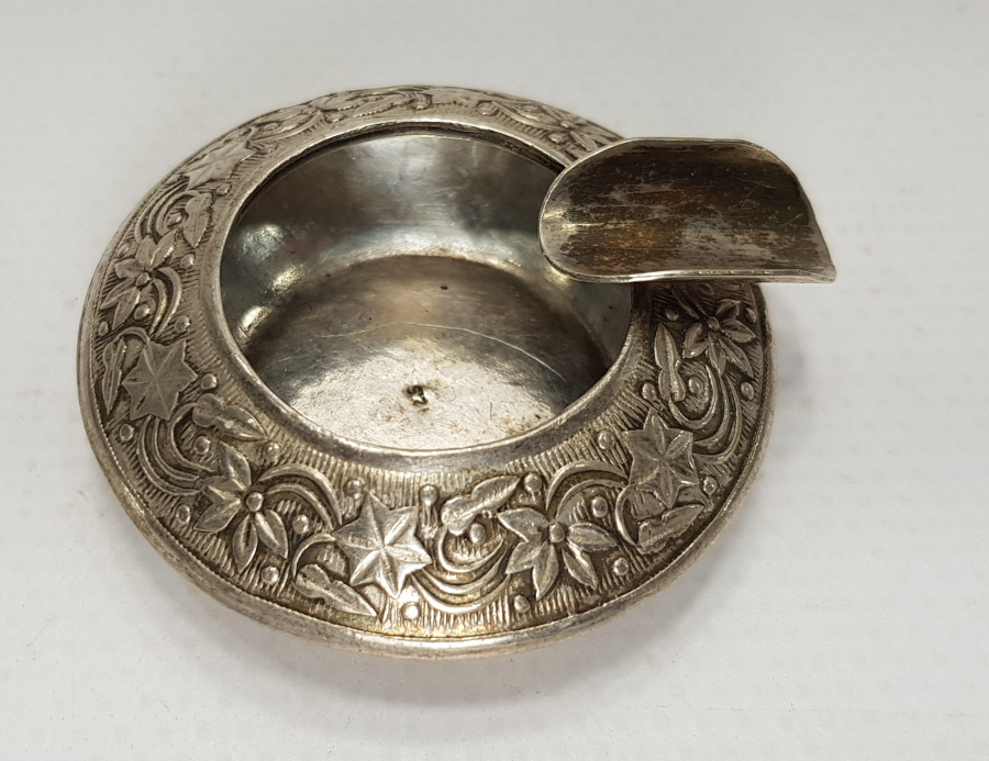 İŞLEMELİ GÜMÜŞ KÜL TABLASI