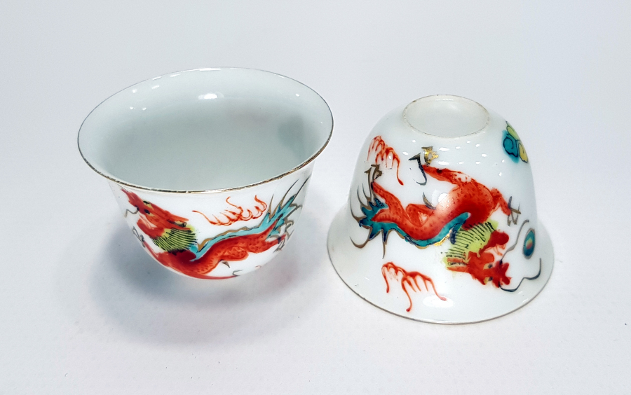 JAPON YAPIMI BİR ÇİFT PORSELEN ZARF FİNCANI