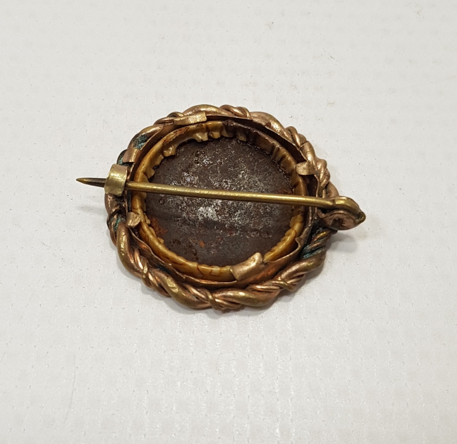 1900 BAŞLARI FRANSIZ RESİMLİK BROŞ