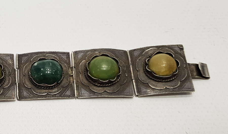 DOĞAL TAŞLARLA BEZELİ ÖZEL YAPIM GÜMÜŞ BİLEKLİK