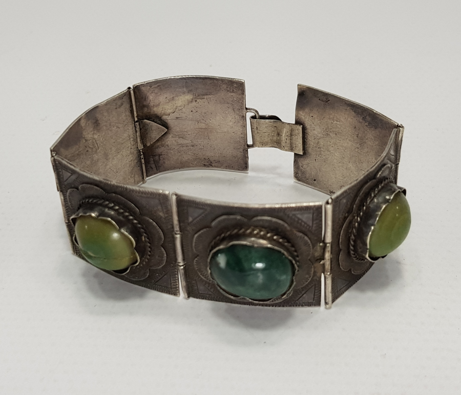 DOĞAL TAŞLARLA BEZELİ ÖZEL YAPIM GÜMÜŞ BİLEKLİK