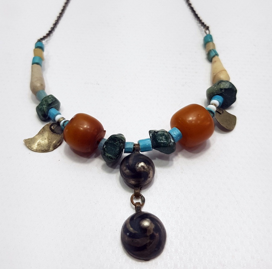 DOĞAL TAŞLARLA BEZELİ OSMANLI DİZAYN GÜMÜŞ KOLYE