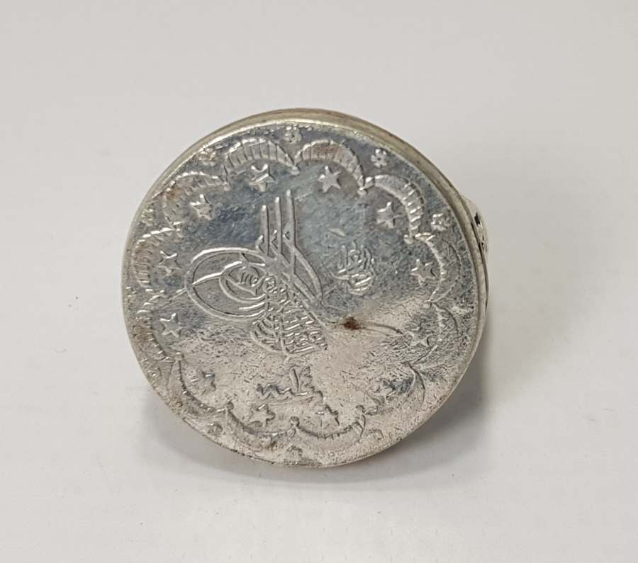 ÜZERİNDE ORJİNAL OSMANLI PARASI BULUNAN ÖZEL YAPIM GÜMÜŞ YÜZÜK