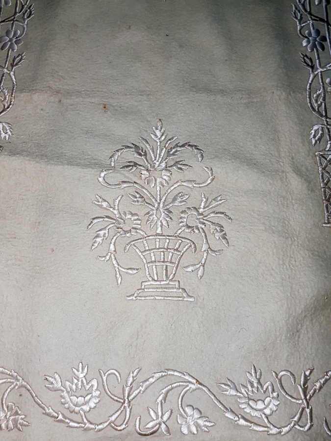 OSMANLI DÖNEMİ KEÇE ÜZERİ İPEK İŞLEME SECCADE