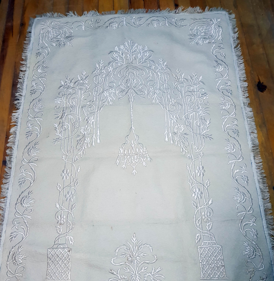 OSMANLI DÖNEMİ KEÇE ÜZERİ İPEK İŞLEME SECCADE