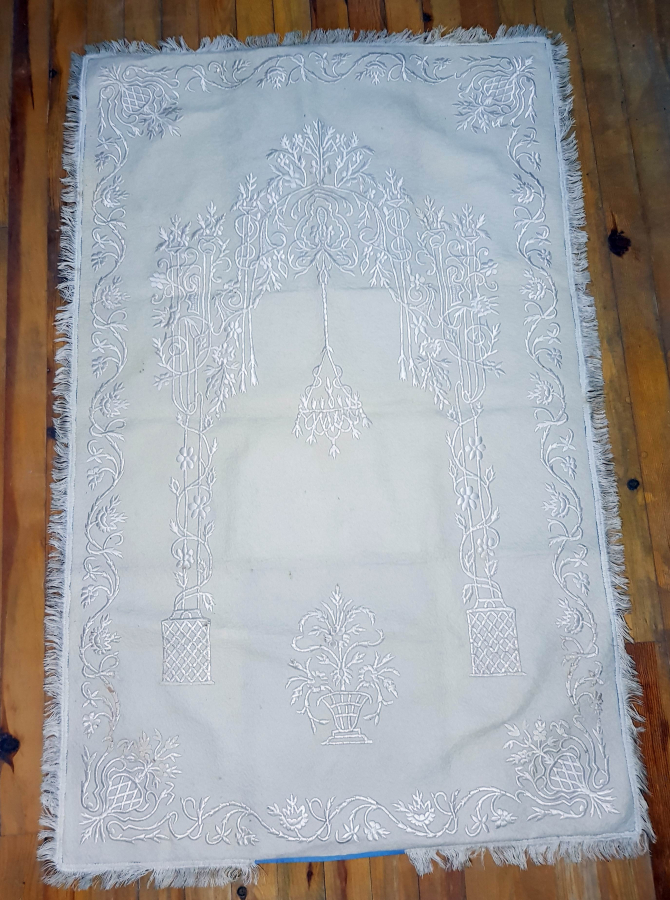 OSMANLI DÖNEMİ KEÇE ÜZERİ İPEK İŞLEME SECCADE