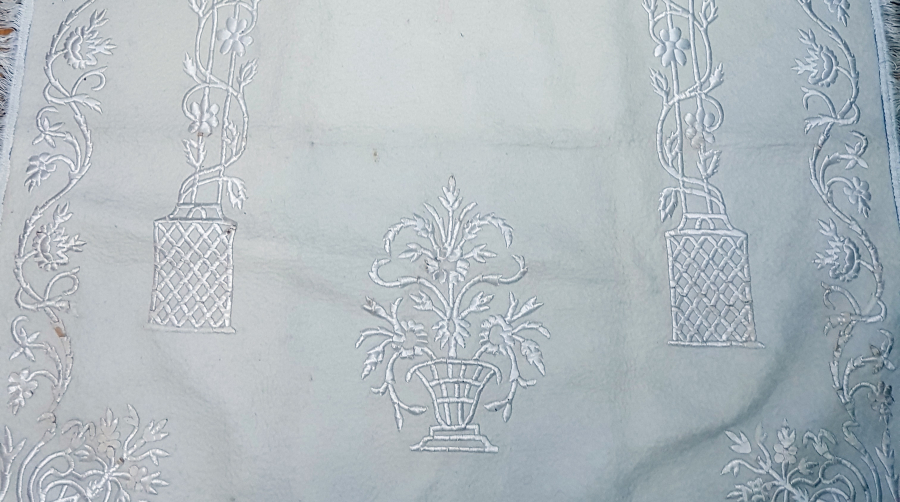 OSMANLI DÖNEMİ KEÇE ÜZERİ İPEK İŞLEME SECCADE