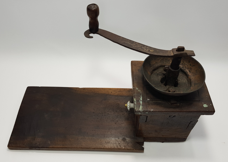 OSMANLICA YAZILI AHŞAP KAHVE DEĞİRMENİ