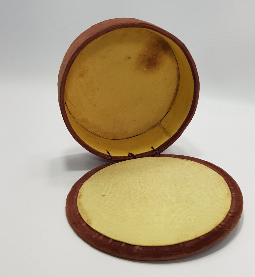 OSMANLI DÖNEMİ SIRMA İŞÇİLİKLİ KUTU 