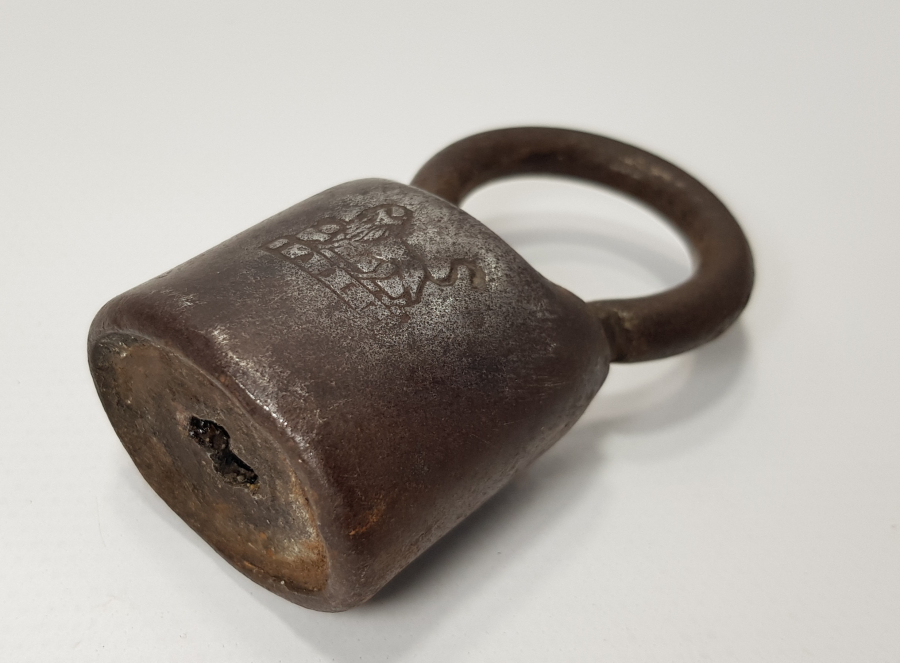 ANTİKA ASMA KİLİT