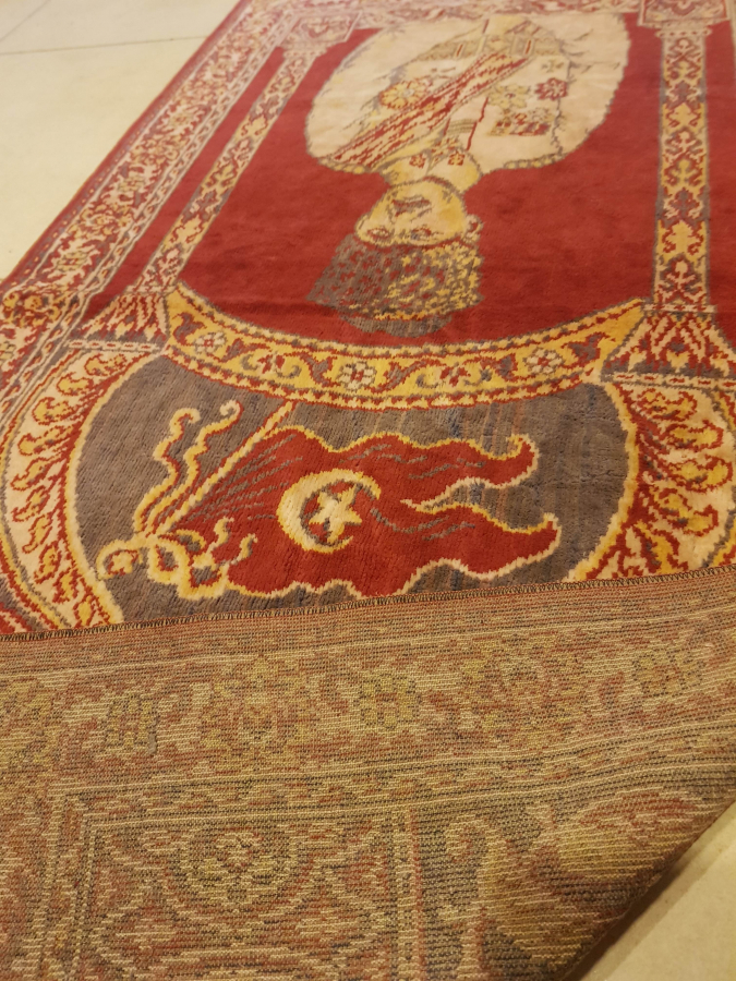 OSMANLICA GAZİ EL-KIBLE YAZILI GENÇ ATATÜRK GÖRSELLİ DUVAR HALISI