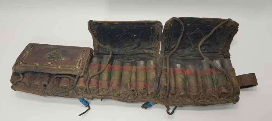 OSMANLI DÖNEMİ NADİR FORMDA KABARALI KÜTÜKLÜK