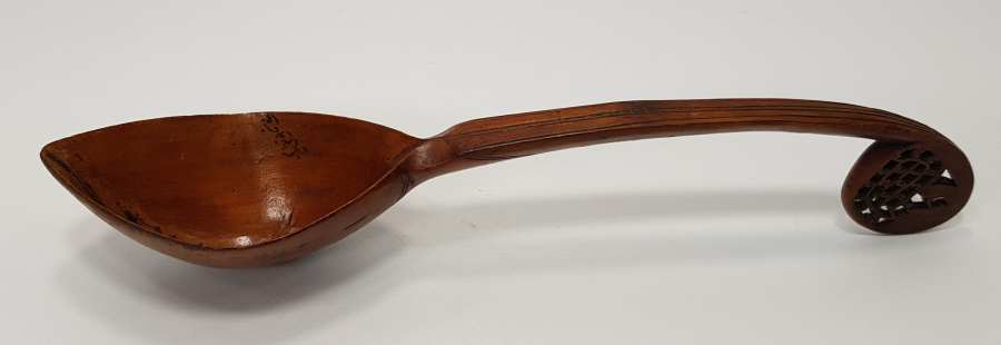 OSMANLI DÖNEMİ TEKKE İŞİ RUMİ MOTİFLİ VE OSMANLICA YAZILI AHŞAP KAŞIK