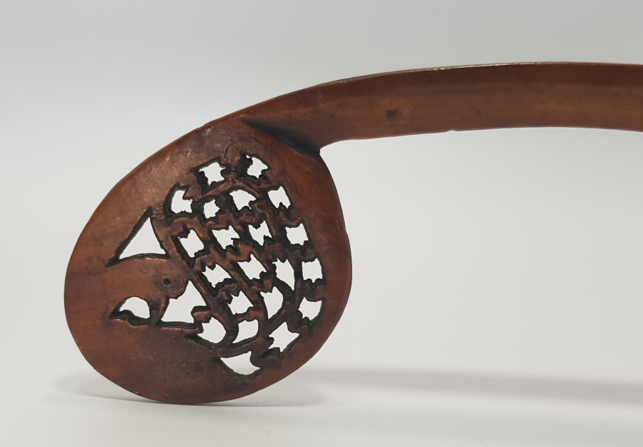 OSMANLI DÖNEMİ TEKKE İŞİ RUMİ MOTİFLİ VE OSMANLICA YAZILI AHŞAP KAŞIK