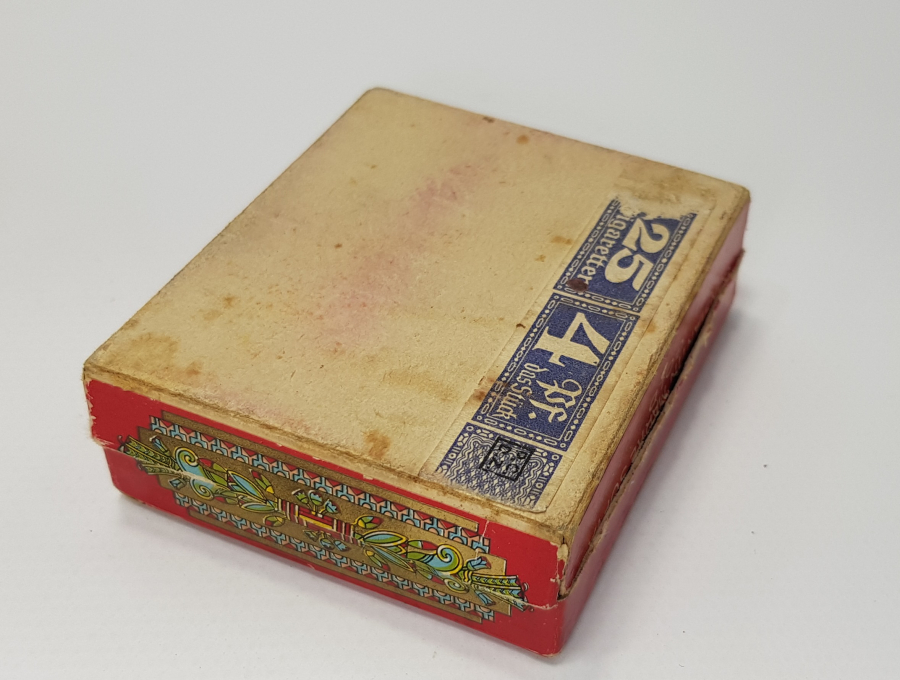 OSMANLICA YAZILI KONSTANTIN MARKA SİGARA KUTUSU