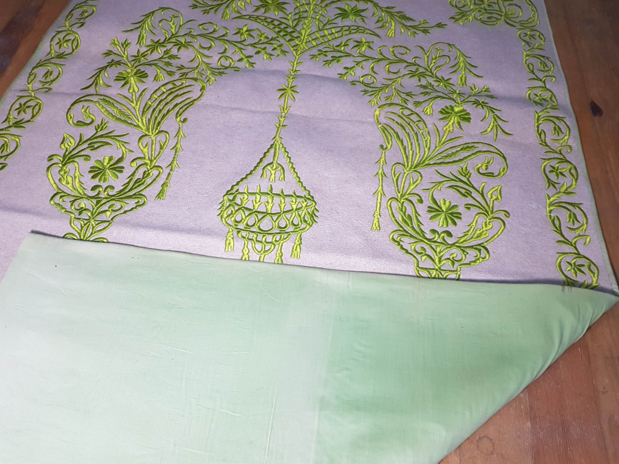 OSMANLI DÖNEMİ KEÇE ÜZERİ İPEK İŞLEME TEKKE İŞİ SECCADE