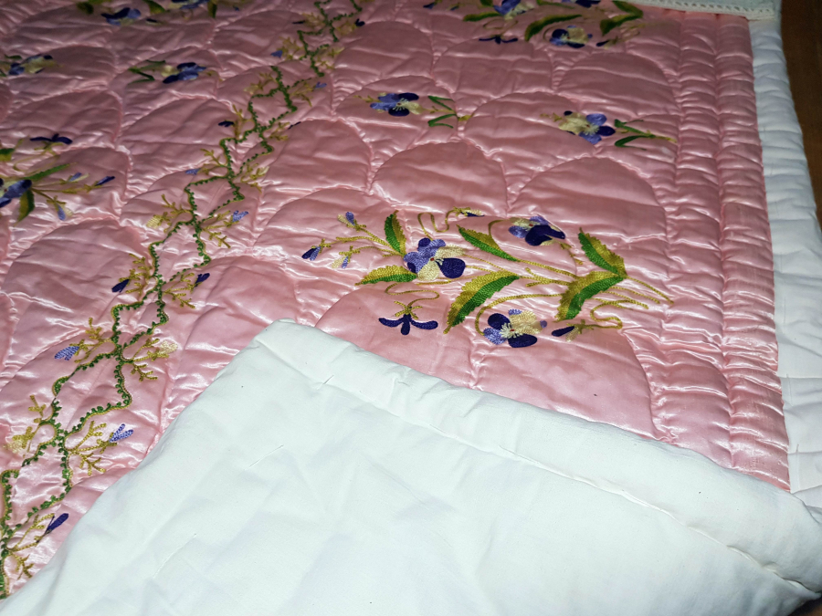 OSMANLI DÖNEMİ SUZANİ İŞLEMELİ BEBEK Bayrak Müzayede