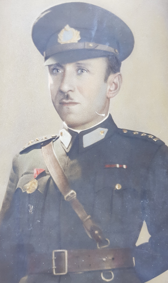 CUMHURİYET İLK DÖNEM İSTİKLAL MADALYALI EMNİYET MÜDÜRÜ FOTOĞRAFI