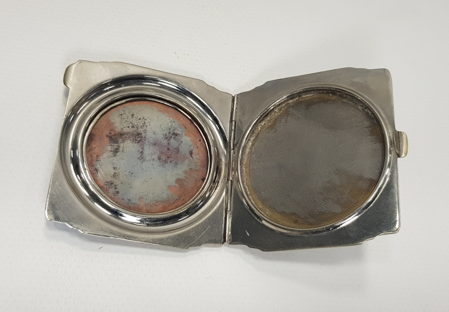 MİNELİ GÜMÜŞ HİDİV PUDRALIK