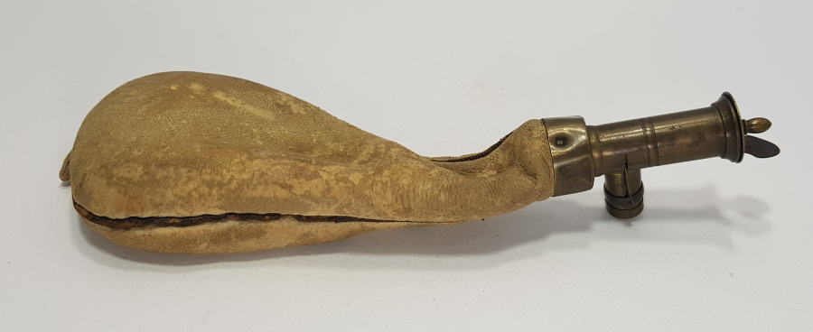 OSMANLI DÖNEMİ DERİDEN MAMUL AVCI BARUTLUĞU 