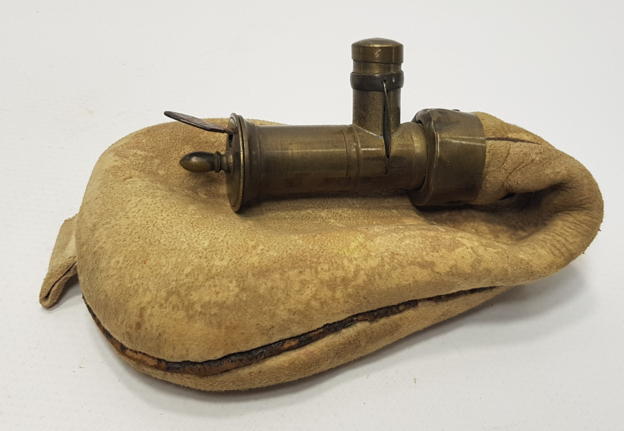 OSMANLI DÖNEMİ DERİDEN MAMUL AVCI BARUTLUĞU 