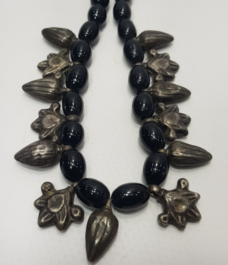 OSMANLI DÖNEMİ OLTU TAŞI VE GÜMÜŞTEN YAPILMIŞ GERDANLIK