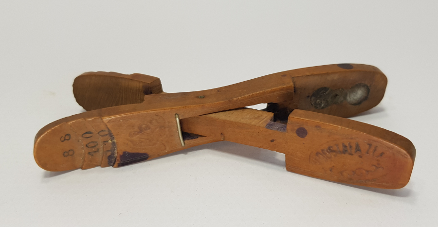 OSMANLI DÖNEMİ ÜZERİ OSMANLICA YAZILI AHŞAP KUYUMCU TERAZİSİ