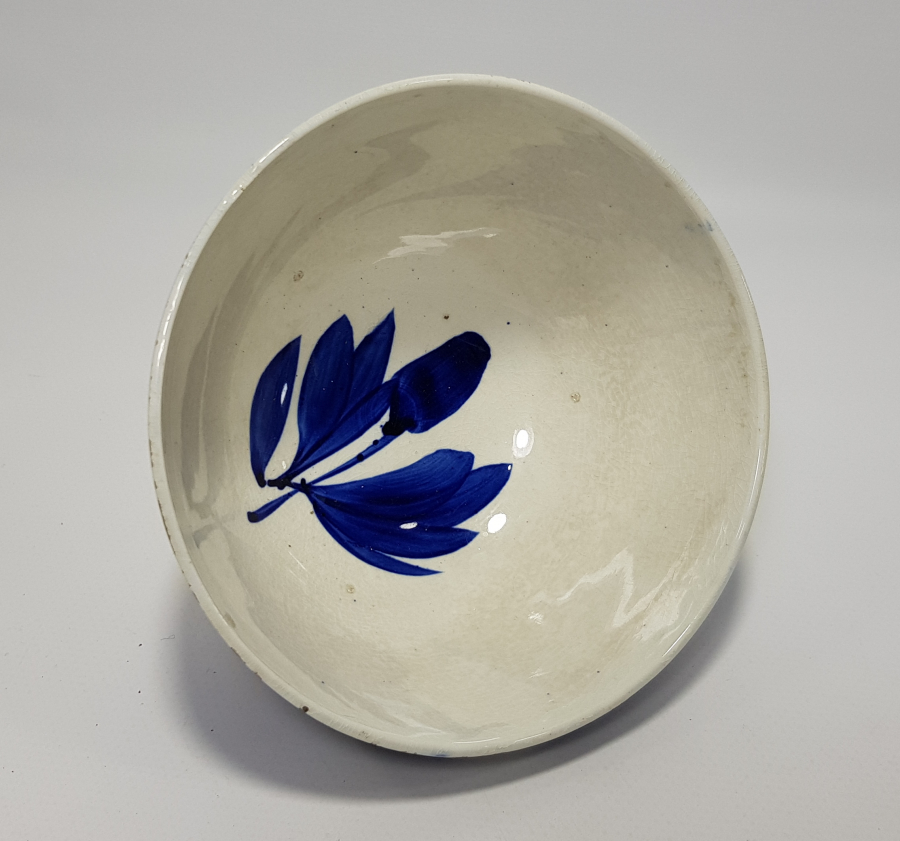 OSMANLI PAZARI İÇİN ÜRETİLMİŞ EL BOYAMA PORSELEN KASE