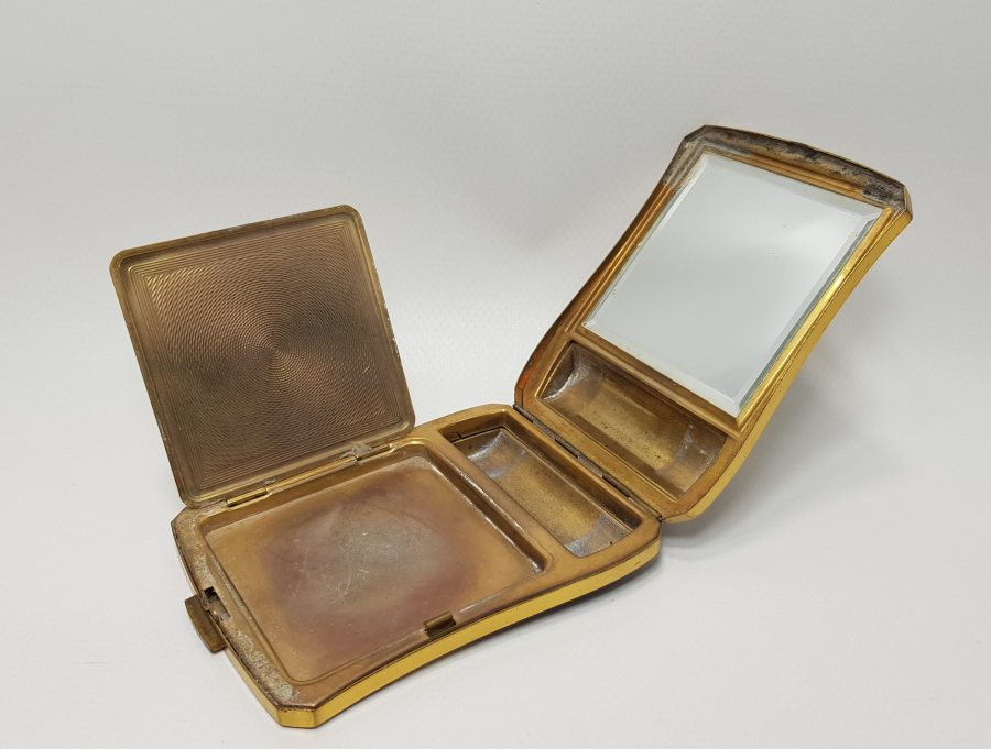 KALEM İŞÇİLİKLİ PUDRİYER