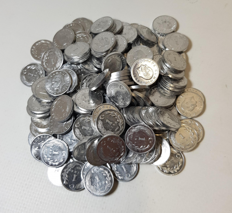 ÇİL KONDÜSYONDA 1987 YILI 100 ADET 1 LİRA 