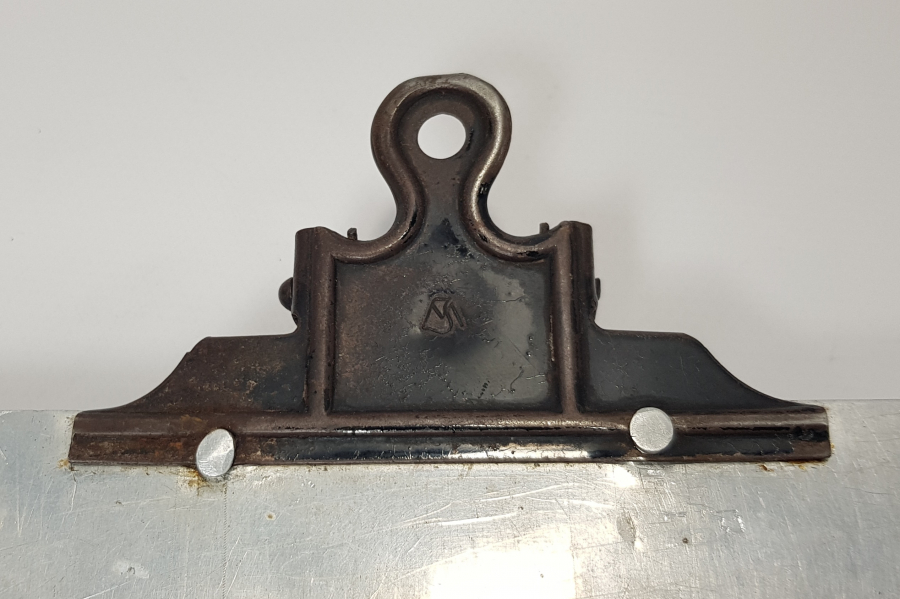 TÜRKİYE CÜMHURİYETİ YAZILI KAĞIT KISKACI VE ALTLIĞI