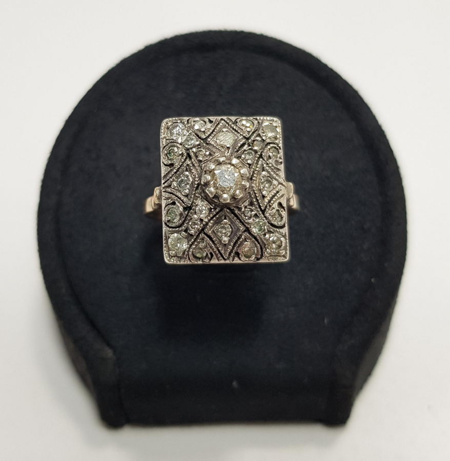 ELMAS TAŞLARLA SÜSLÜ BAGET FORMLU ANTİKA ALTIN YÜZÜK