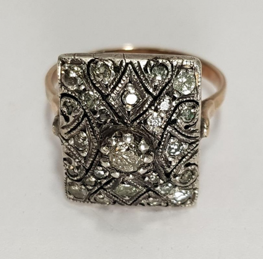 ELMAS TAŞLARLA SÜSLÜ BAGET FORMLU ANTİKA ALTIN YÜZÜK