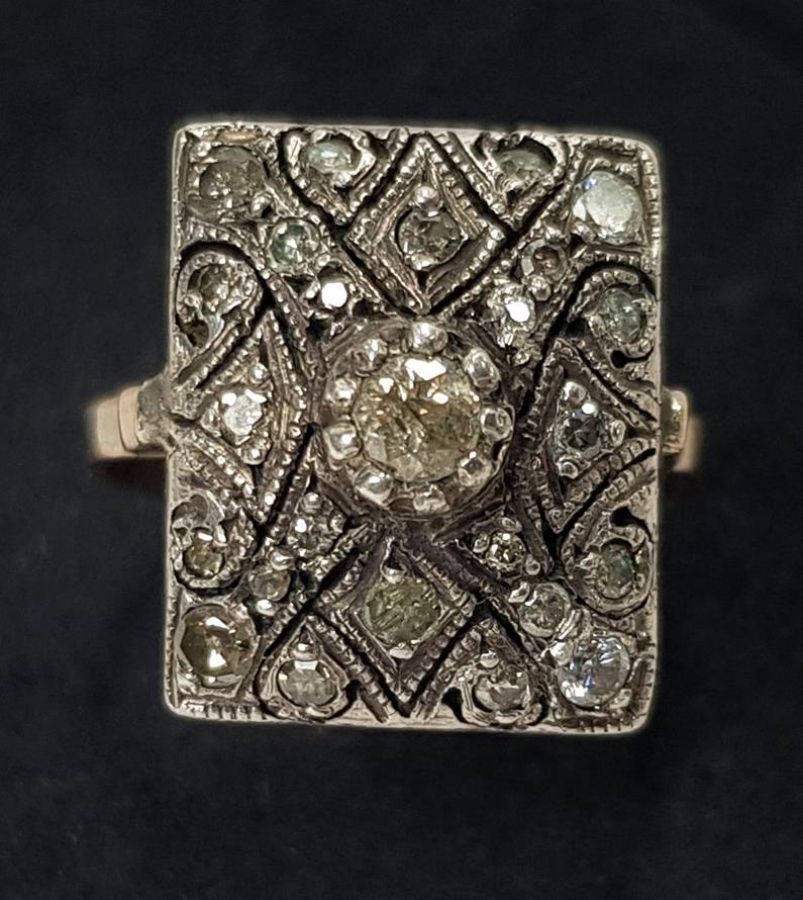 ELMAS TAŞLARLA SÜSLÜ BAGET FORMLU ANTİKA ALTIN YÜZÜK