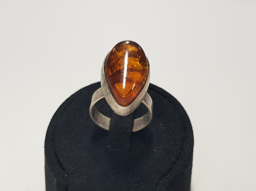 KEHRİBAR TAÇLI ÖZEL YAPIM GÜMÜŞ YÜZÜK