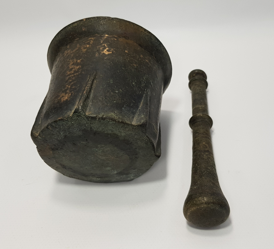 OSMANLI DÖNEMİ SELÇUKLU MODEL BRONZ DİLİMLİ HAVAN