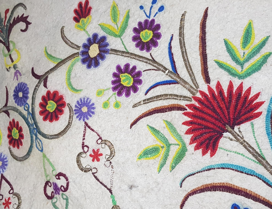 OSMANLI DÖNEMİ TEKKE İŞİ SUZANİ İŞÇİLİKLİ KEÇE SECCADE