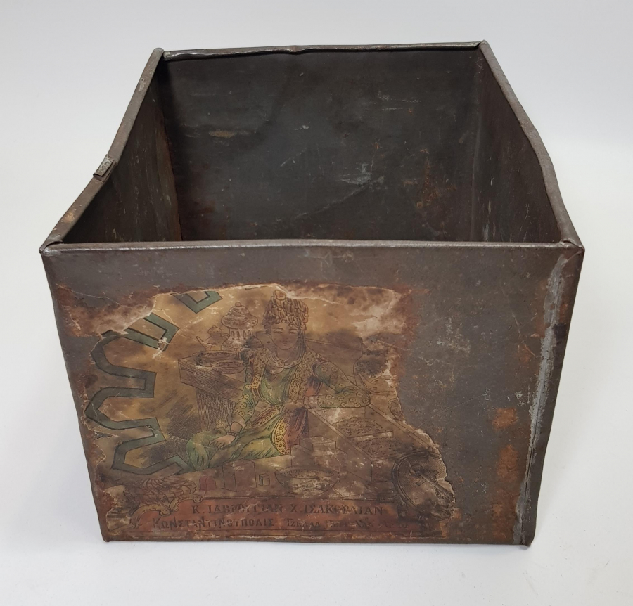 OSMANLI DÖNEMİ YAVROUIAN & ISSACOULIAN TENEKE LOKUM & ŞEKERLEME KUTUSU