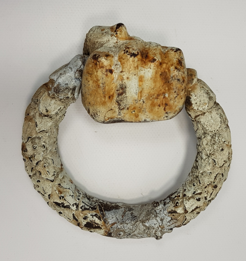 OSMANLI DÖNEMİ EL VE ÇELENK ŞEKLİNDE NADİR FORMDA KAPI TOKMAĞI