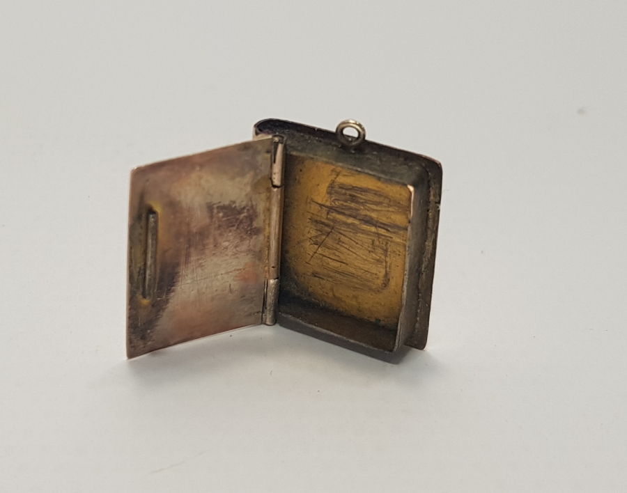 ÜZERİ KALEM İŞÇİLİKLİ ALTIN RESİMLİK