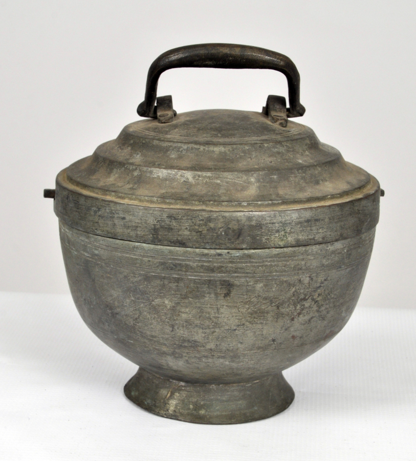 OSMANLICA YAZILI NADİR FORMDA KAPAKLI BAKIR EKMEKLİK