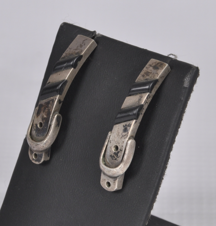 KEMER ŞEKLİNDE YAPILMIŞ ÖZEL YAPIM GÜMÜŞ KÜPE