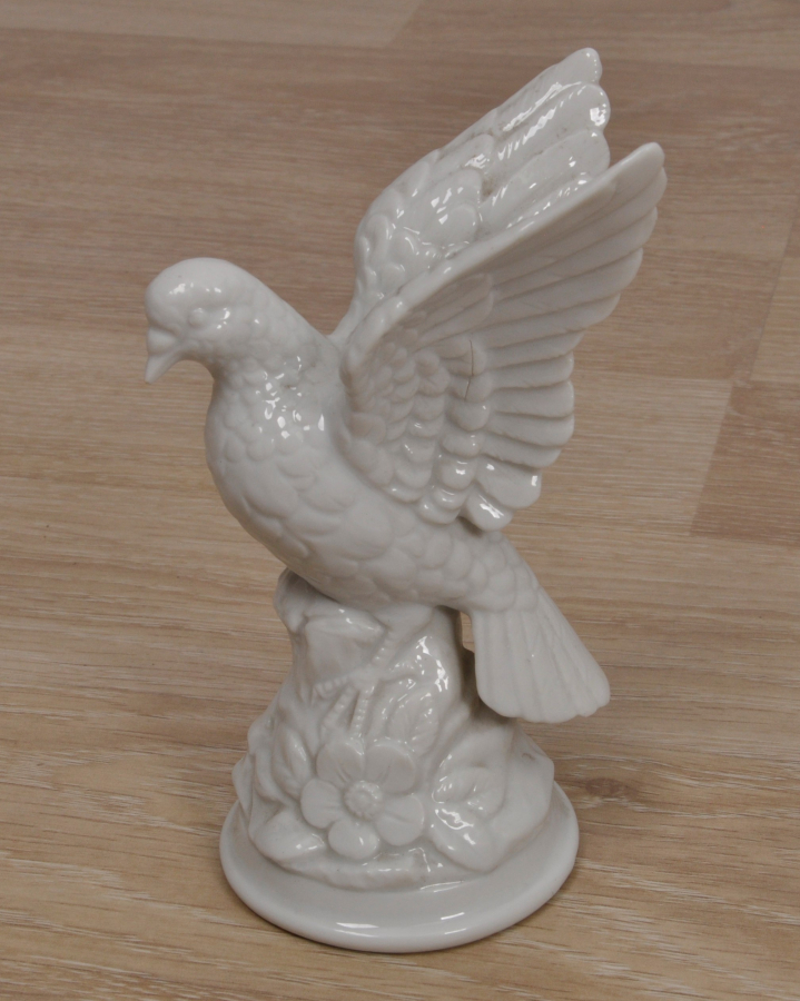 1930'LARDAN PORSELEN GÜVERCİN BİBLOSU