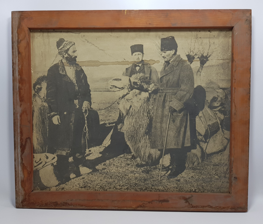 DEV BOY ATATÜRK FOTOĞRAFI 