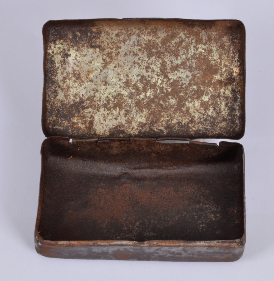 MEŞRUTİYET TEMALI OSMANLICA YAZILI SİGARA TABAKASI 