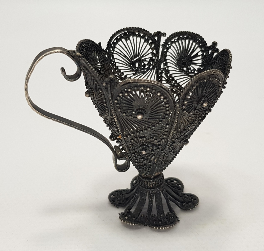 OSMANLI DÖNEMİ TELKARİ İŞÇİLİKLİ KULPLU GÜMÜŞ FİNCAN ZARFI