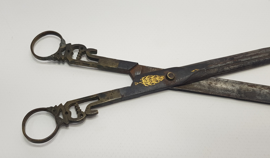 ALTIN KAKMA İŞLEMELİ VE OSMANLICA YAZILI HATTAT MAKASI