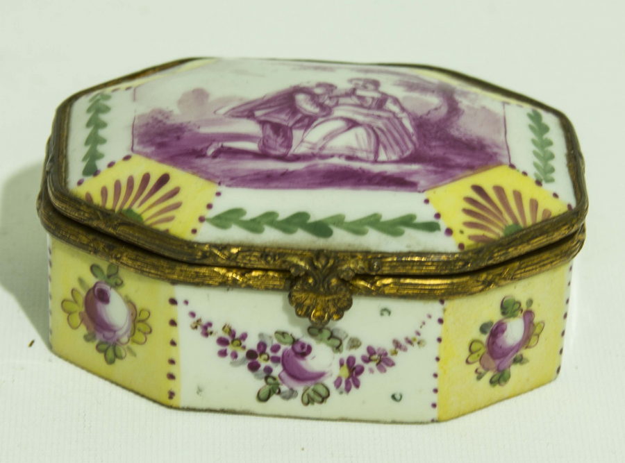 MEISSEN DAMGALI PORSELEN MÜCEVHER KUTUSU