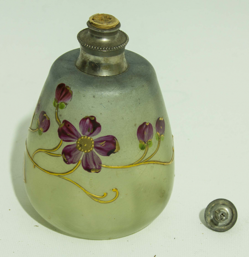 OPAL CAM ÜZERİ ALTIN BEZEME PARFÜM ŞİŞESİ