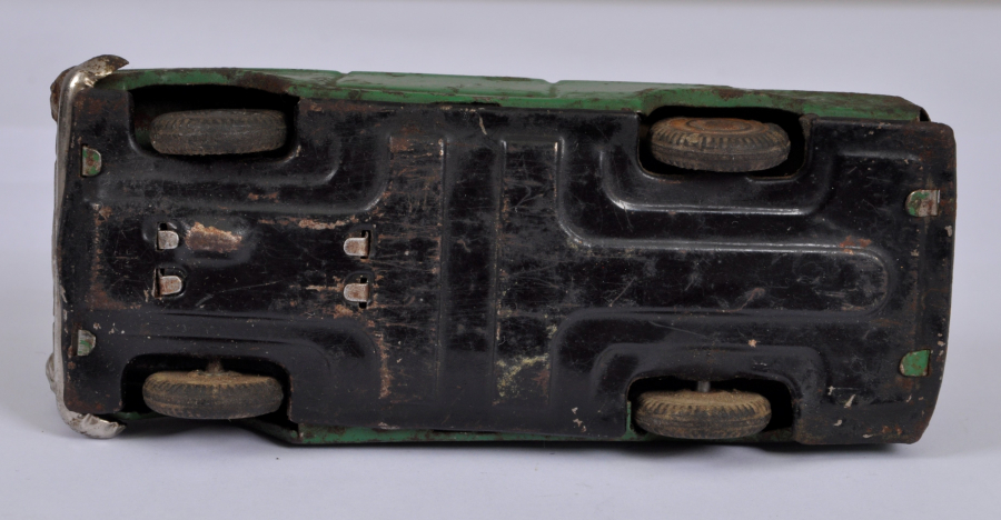 OPEL MARKA ANTİKA TENEKE OYUNCAK ARABA